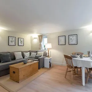  Holiday home Cosy & Peaceful Self Contained In Montpellier United Kingdom