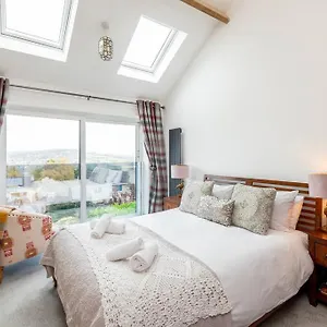  Holiday home Fabulous House In W/parking United Kingdom