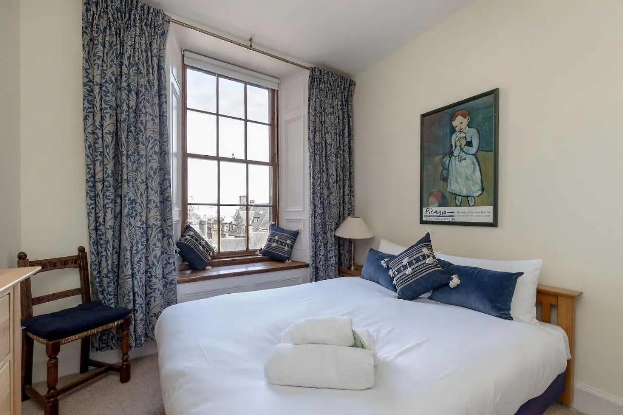 Stunning Panoramic Views: Heart Of The Royal Mile Apartment Edinburgh 0*,  United Kingdom